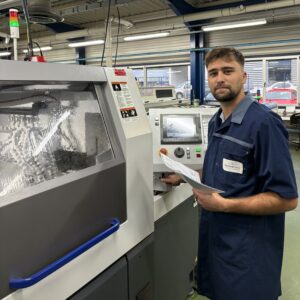 Lire la suite à propos de l’article Techni-Déco Magland : l’avenir du décolletage dans notre entreprise avec Louis